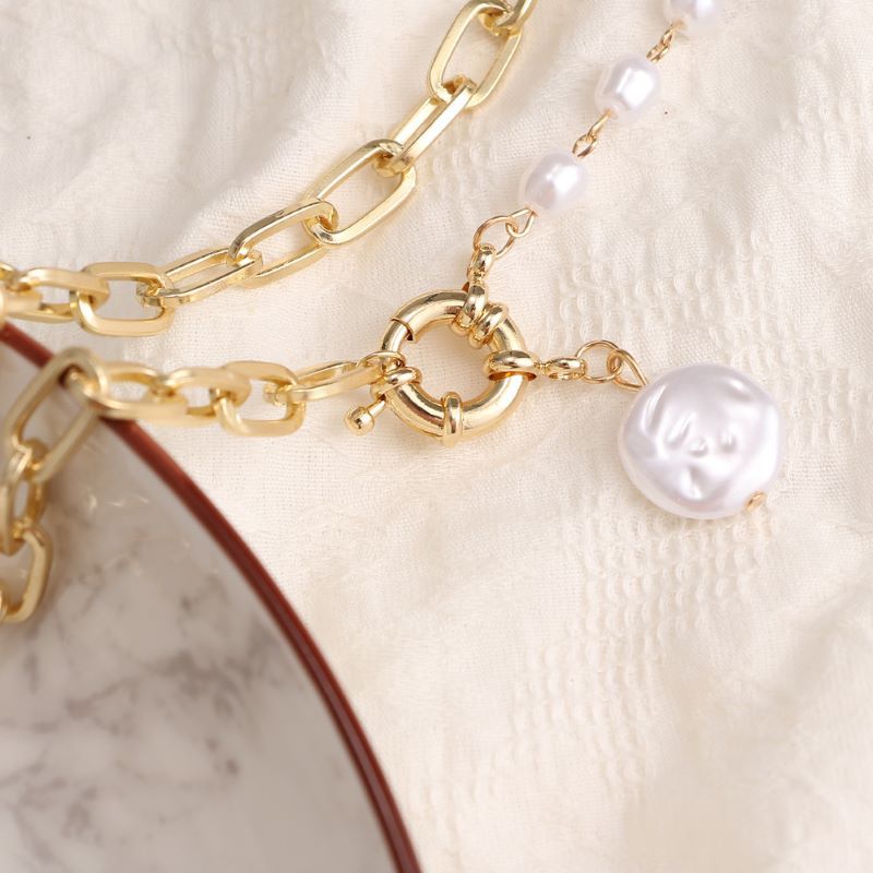 Baroque shaped pearl pendant necklace